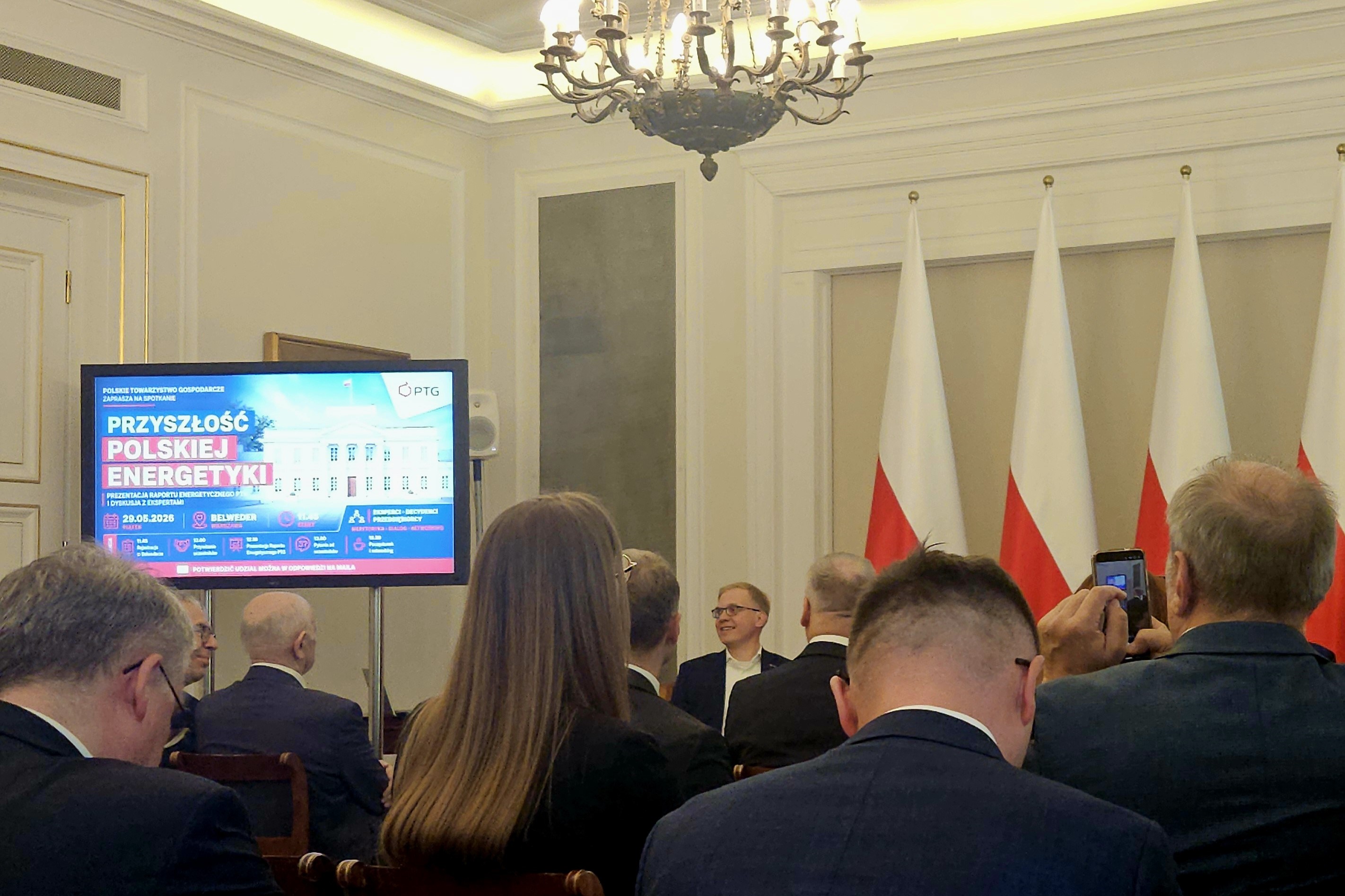 Raport energetyczny PTG "Konkurencyjność czy transformacja? Nowa mapa energetyczna Polski"
